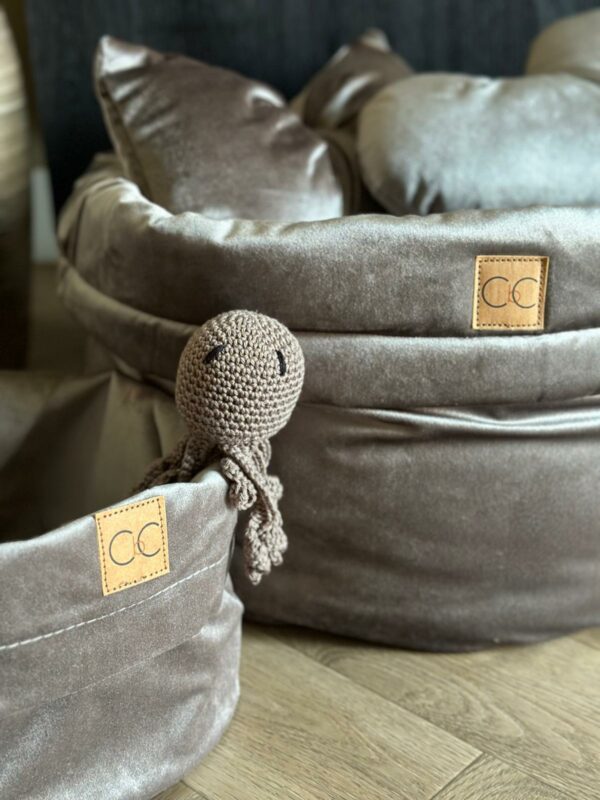 Luxe velvet hondenmand taupe speelgoedmand honden speelgoedmand