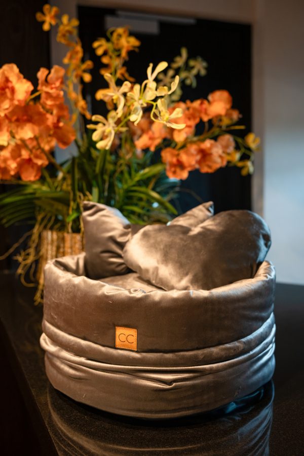 Luxe velvet hondenmand grijs